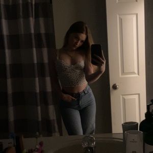 Meet your Posher, Constance